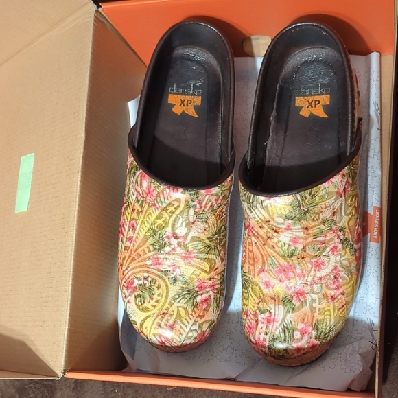 🌸🌼🧡🌻Dansko Women's Multicolor Floral Vintage Clogs size 39 🌸🌼🌻NICE!!!!